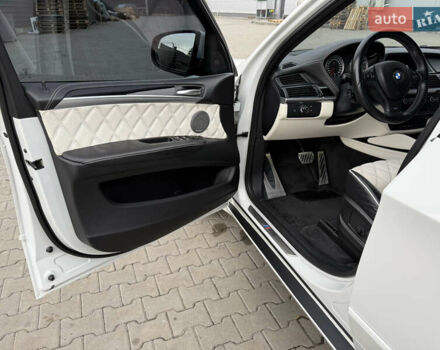 Белый БМВ Х5 М, объемом двигателя 4.39 л и пробегом 161 тыс. км за 19500 $, фото 50 на Automoto.ua