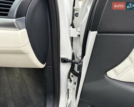 Белый БМВ Х5 М, объемом двигателя 4.39 л и пробегом 161 тыс. км за 19500 $, фото 71 на Automoto.ua