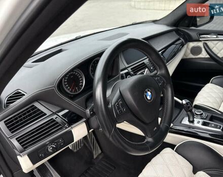 Белый БМВ Х5 М, объемом двигателя 4.39 л и пробегом 161 тыс. км за 19500 $, фото 2 на Automoto.ua