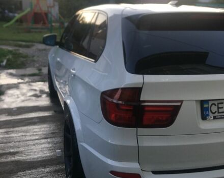 БМВ Х5 М 2010 в Черновцах на Automoto.ua Белый БМВ Х5 М, объемом двигателя 4.4 л и пробегом 180 тыс. км за 18700 $, фото 3 на Automoto.ua