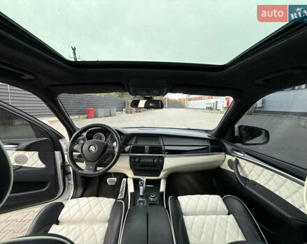 Белый БМВ Х5 М, объемом двигателя 4.39 л и пробегом 161 тыс. км за 19500 $, фото 1 на Automoto.ua