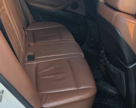 Белый БМВ Х5 М, объемом двигателя 3 л и пробегом 176 тыс. км за 15500 $, фото 8 на Automoto.ua