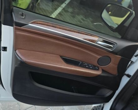 Белый БМВ Х5 М, объемом двигателя 3 л и пробегом 176 тыс. км за 15500 $, фото 10 на Automoto.ua