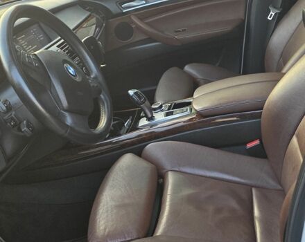 Белый БМВ Х5 М, объемом двигателя 3 л и пробегом 176 тыс. км за 15500 $, фото 4 на Automoto.ua