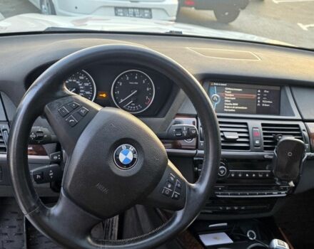 Белый БМВ Х5 М, объемом двигателя 3 л и пробегом 176 тыс. км за 15500 $, фото 3 на Automoto.ua