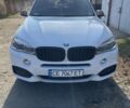 Белый БМВ Х5 М, объемом двигателя 3 л и пробегом 180 тыс. км за 39700 $, фото 1 на Automoto.ua