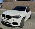 Белый БМВ Х5 М, объемом двигателя 3 л и пробегом 215 тыс. км за 33333 $, фото 2 на Automoto.ua