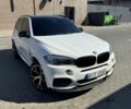 Белый БМВ Х5 М, объемом двигателя 3 л и пробегом 215 тыс. км за 33333 $, фото 5 на Automoto.ua