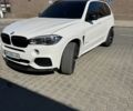 Белый БМВ Х5 М, объемом двигателя 3 л и пробегом 215 тыс. км за 33333 $, фото 1 на Automoto.ua