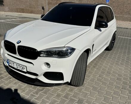 Белый БМВ Х5 М, объемом двигателя 3 л и пробегом 215 тыс. км за 33333 $, фото 3 на Automoto.ua