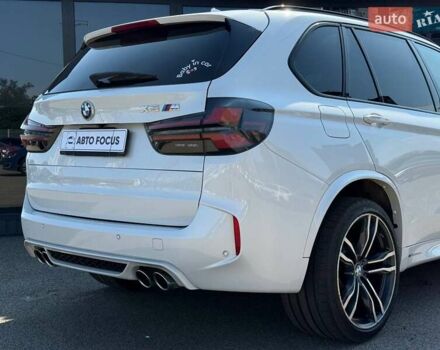 Белый БМВ Х5 М, объемом двигателя 4.39 л и пробегом 86 тыс. км за 54990 $, фото 7 на Automoto.ua