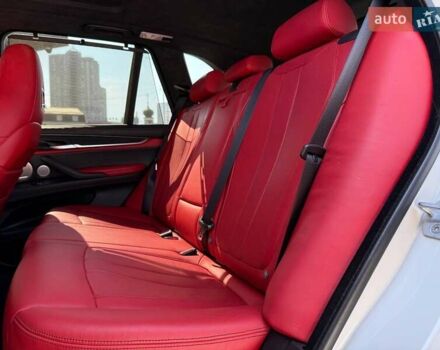 Белый БМВ Х5 М, объемом двигателя 4.39 л и пробегом 86 тыс. км за 54990 $, фото 9 на Automoto.ua