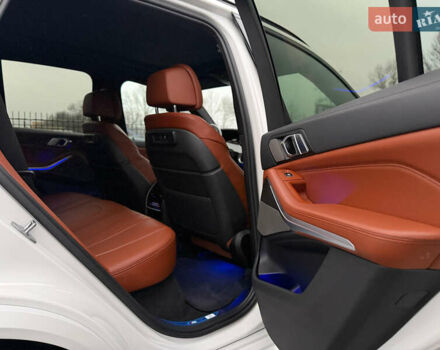 Белый БМВ Х5 М, объемом двигателя 2.99 л и пробегом 22 тыс. км за 92800 $, фото 59 на Automoto.ua