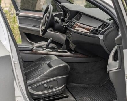 Серый БМВ Х5 М, объемом двигателя 3 л и пробегом 310 тыс. км за 14100 $, фото 7 на Automoto.ua