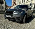 Серый БМВ Х5 М, объемом двигателя 3 л и пробегом 200 тыс. км за 16000 $, фото 1 на Automoto.ua