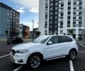 Білий БМВ Х5, об'ємом двигуна 2 л та пробігом 211 тис. км за 20478 $, фото 1 на Automoto.ua