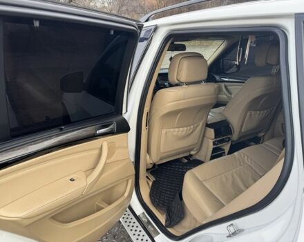 Белый БМВ Х5, объемом двигателя 2.98 л и пробегом 273 тыс. км за 12900 $, фото 11 на Automoto.ua