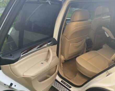 Белый БМВ Х5, объемом двигателя 3 л и пробегом 210 тыс. км за 14400 $, фото 8 на Automoto.ua