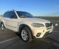Белый БМВ Х5, объемом двигателя 3 л и пробегом 208 тыс. км за 15000 $, фото 3 на Automoto.ua