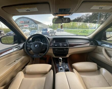 Белый БМВ Х5, объемом двигателя 3 л и пробегом 210 тыс. км за 14400 $, фото 18 на Automoto.ua