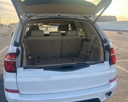 Белый БМВ Х5, объемом двигателя 3 л и пробегом 210 тыс. км за 14400 $, фото 12 на Automoto.ua