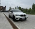 Белый БМВ Х5, объемом двигателя 3 л и пробегом 319 тыс. км за 15890 $, фото 1 на Automoto.ua