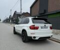 Белый БМВ Х5, объемом двигателя 3 л и пробегом 319 тыс. км за 15890 $, фото 2 на Automoto.ua