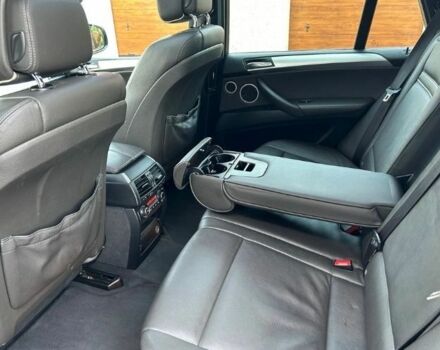 Белый БМВ Х5, объемом двигателя 3 л и пробегом 223 тыс. км за 3100 $, фото 6 на Automoto.ua