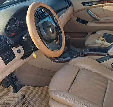 Белый БМВ Х5, объемом двигателя 3 л и пробегом 340 тыс. км за 8600 $, фото 9 на Automoto.ua