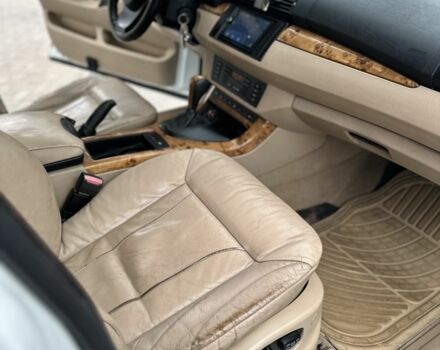 Белый БМВ Х5, объемом двигателя 3 л и пробегом 393 тыс. км за 5400 $, фото 12 на Automoto.ua