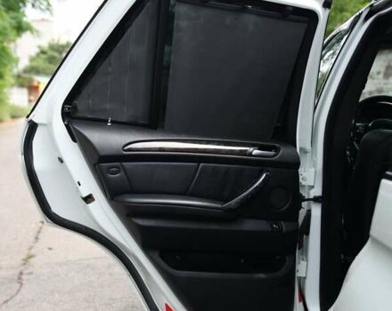 Білий БМВ Х5, об'ємом двигуна 2.98 л та пробігом 425 тис. км за 10000 $, фото 4 на Automoto.ua