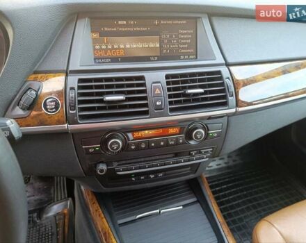 Белый БМВ Х5, объемом двигателя 3 л и пробегом 314 тыс. км за 17800 $, фото 45 на Automoto.ua