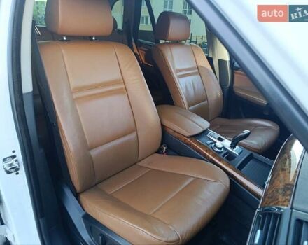 Белый БМВ Х5, объемом двигателя 3 л и пробегом 314 тыс. км за 17800 $, фото 32 на Automoto.ua