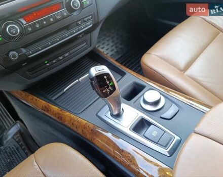 Белый БМВ Х5, объемом двигателя 3 л и пробегом 314 тыс. км за 17800 $, фото 46 на Automoto.ua