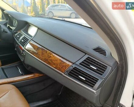 Белый БМВ Х5, объемом двигателя 3 л и пробегом 314 тыс. км за 17800 $, фото 39 на Automoto.ua