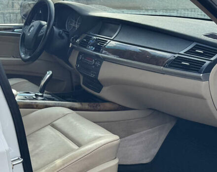 БМВ Х5 2007 в Ровно на Automoto.ua Белый БМВ Х5, объемом двигателя 3 л и пробегом 288 тыс. км за 8999 $, фото 10 на Automoto.ua