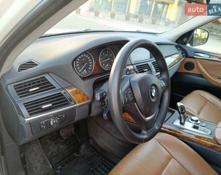 Белый БМВ Х5, объемом двигателя 3 л и пробегом 314 тыс. км за 17800 $, фото 38 на Automoto.ua