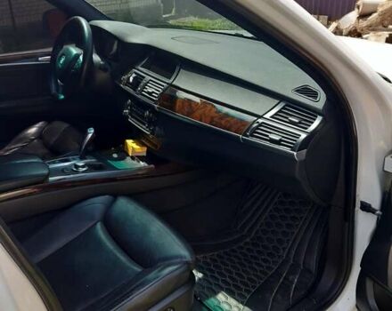 Белый БМВ Х5, объемом двигателя 4.8 л и пробегом 360 тыс. км за 7500 $, фото 1 на Automoto.ua