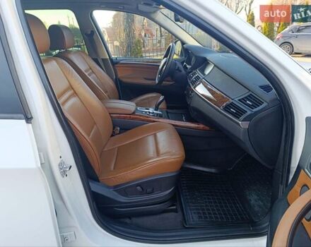 Белый БМВ Х5, объемом двигателя 3 л и пробегом 314 тыс. км за 17800 $, фото 28 на Automoto.ua