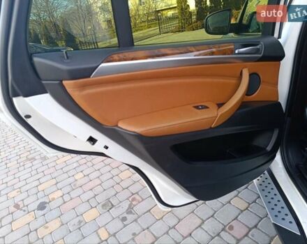 Белый БМВ Х5, объемом двигателя 3 л и пробегом 314 тыс. км за 17800 $, фото 51 на Automoto.ua