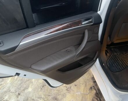 Білий БМВ Х5, об'ємом двигуна 3 л та пробігом 295 тис. км за 12500 $, фото 5 на Automoto.ua