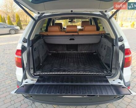 Белый БМВ Х5, объемом двигателя 3 л и пробегом 314 тыс. км за 17800 $, фото 57 на Automoto.ua