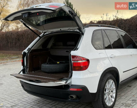 Белый БМВ Х5, объемом двигателя 3 л и пробегом 285 тыс. км за 10800 $, фото 7 на Automoto.ua