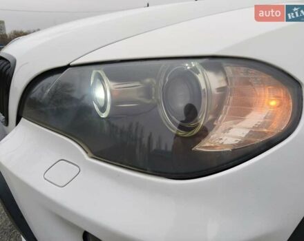 Белый БМВ Х5, объемом двигателя 3 л и пробегом 314 тыс. км за 14699 $, фото 50 на Automoto.ua