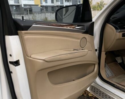 Белый БМВ Х5, объемом двигателя 4.8 л и пробегом 231 тыс. км за 9300 $, фото 22 на Automoto.ua