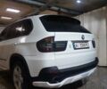 Белый БМВ Х5, объемом двигателя 3 л и пробегом 328 тыс. км за 12500 $, фото 43 на Automoto.ua