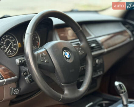 Белый БМВ Х5, объемом двигателя 3 л и пробегом 285 тыс. км за 10800 $, фото 9 на Automoto.ua