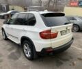 Белый БМВ Х5, объемом двигателя 3 л и пробегом 215 тыс. км за 15900 $, фото 1 на Automoto.ua