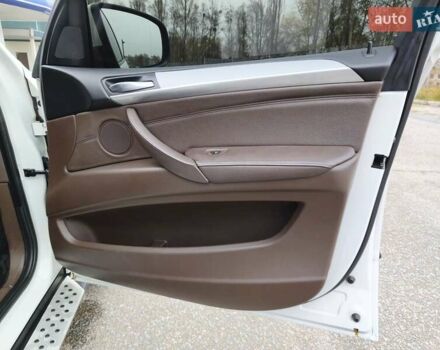 Белый БМВ Х5, объемом двигателя 3 л и пробегом 314 тыс. км за 14699 $, фото 34 на Automoto.ua