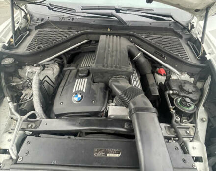 Белый БМВ Х5, объемом двигателя 3 л и пробегом 203 тыс. км за 9500 $, фото 1 на Automoto.ua